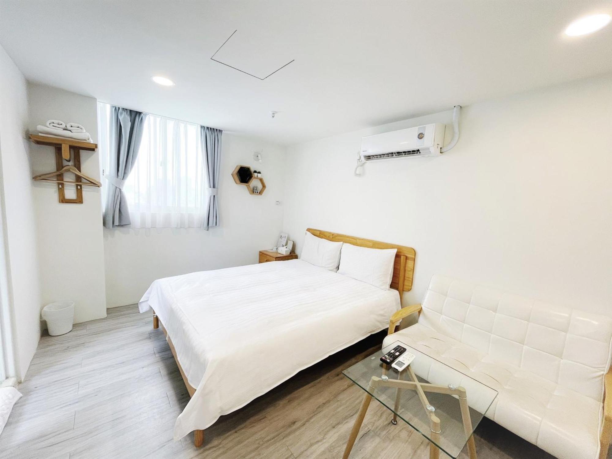 See U Apartment Tainan Buitenkant foto