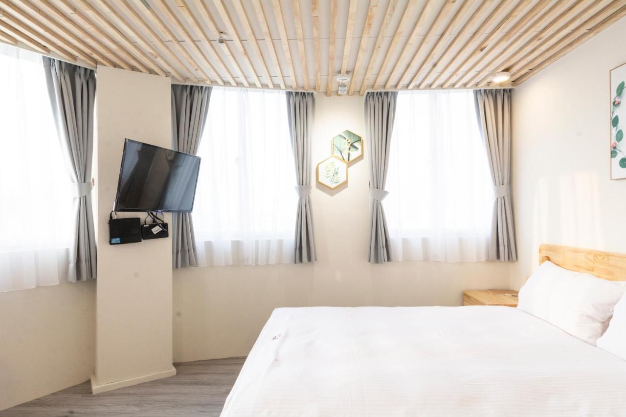 See U Apartment Tainan Buitenkant foto